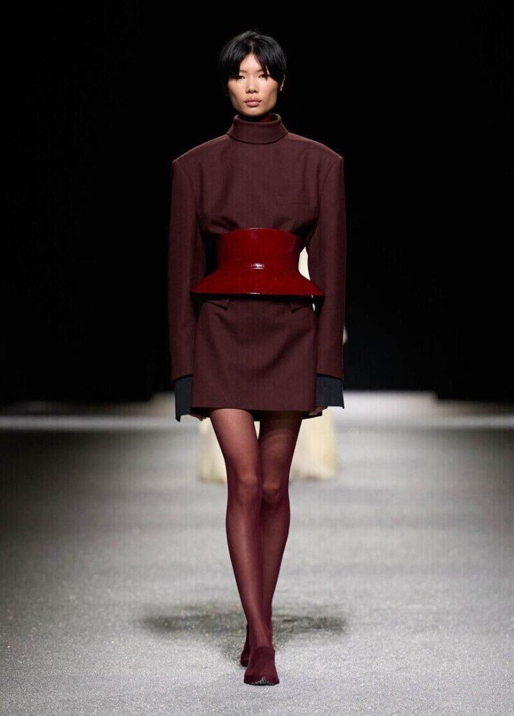 Le défilé Issey Miyake automne-hiver 2026-2027.
