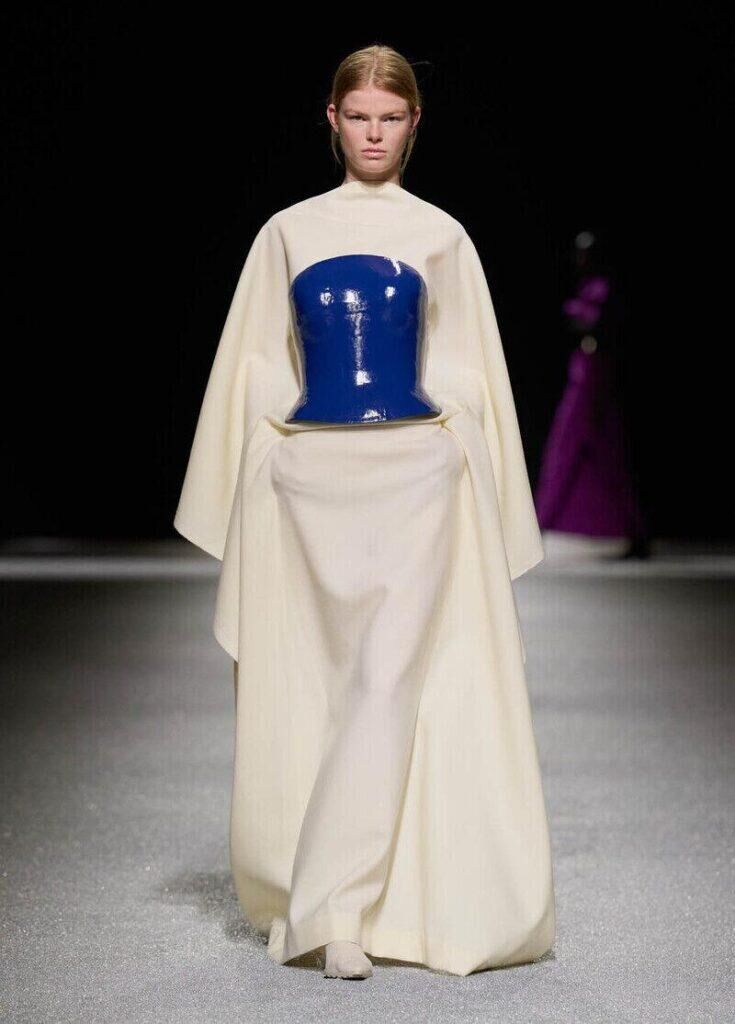 Le défilé Issey Miyake automne-hiver 2026-2027.