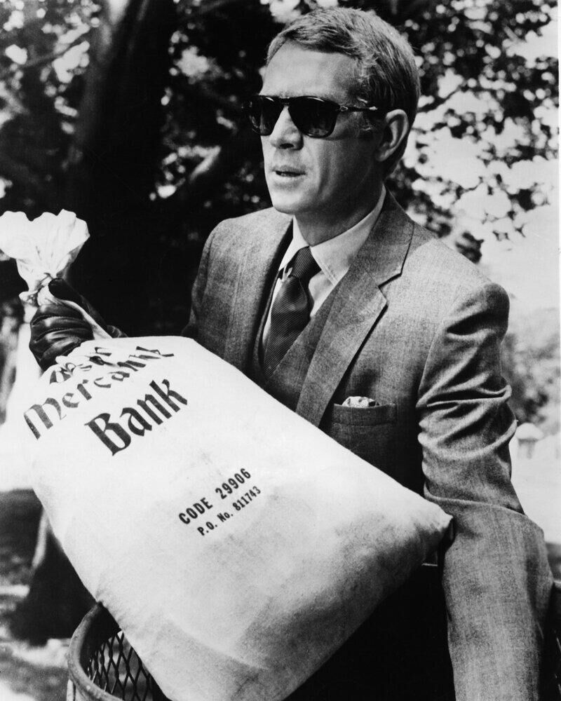 Steve McQueen porte une paire de Persol 714 dans le film L'Affaire Thomas Crown (1968). © Silver Screen Collection/Getty Images.