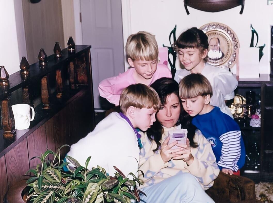 Janet Silde, Game Boy Mom, 1991, Collection Debra Wolford. © Philharmonie de Paris.