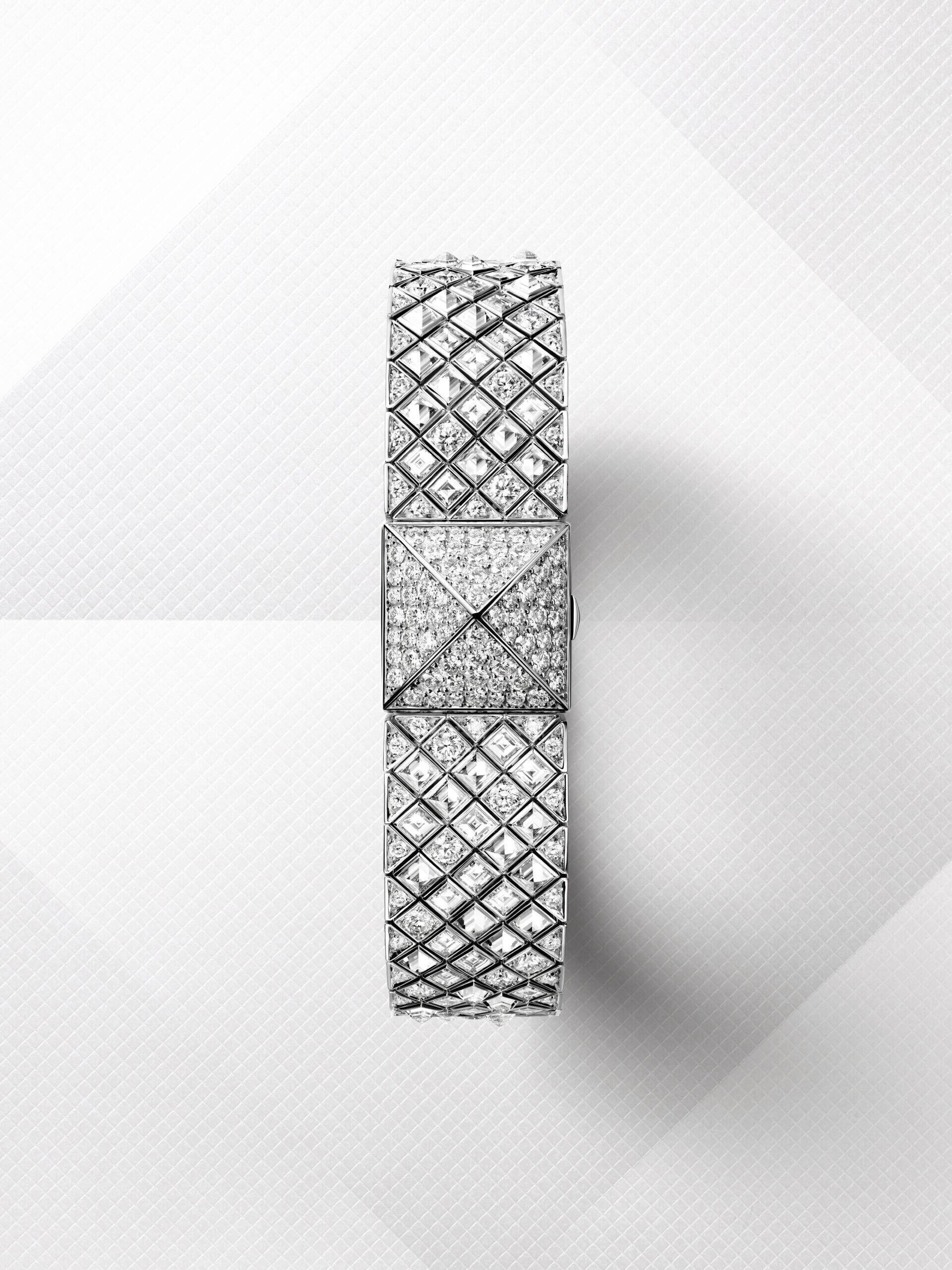 Montre Médor mini joaillerie en or blanc et diamants, Hermès.
