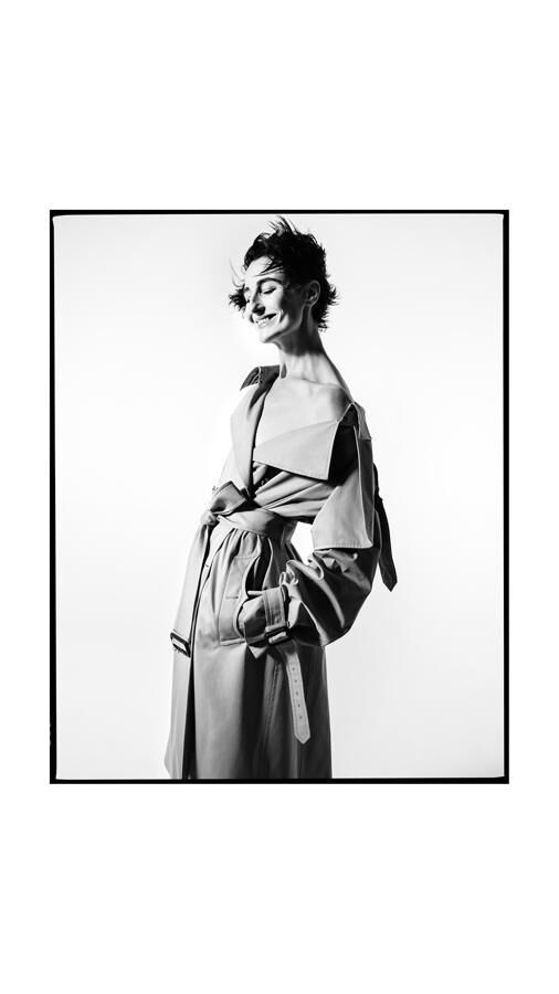Erin O’Connor dans la campagne burberry trench