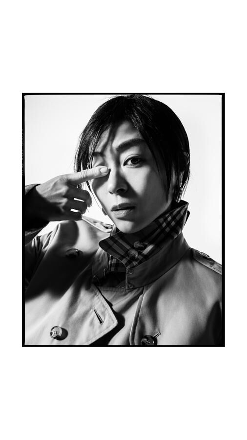 hikaru utada dans la campagne burberry trench