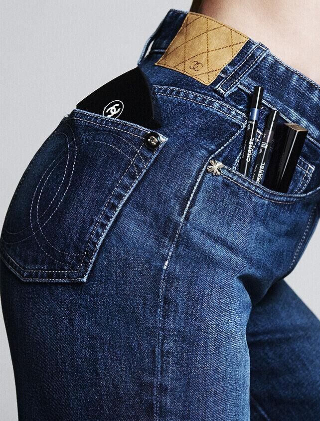 Chanel, La collection maquillage Denim, incarnée par Lily-Rose Depp