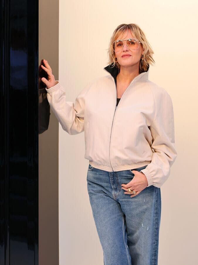 judith godrèche au defile acne studios automne-hiver 2026-2027 à la fashion week de paris
