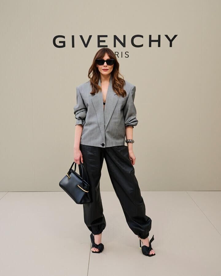 elizabeth olsen au defile givenchy automne-hiver 2026-2027 à la fashion week de paris