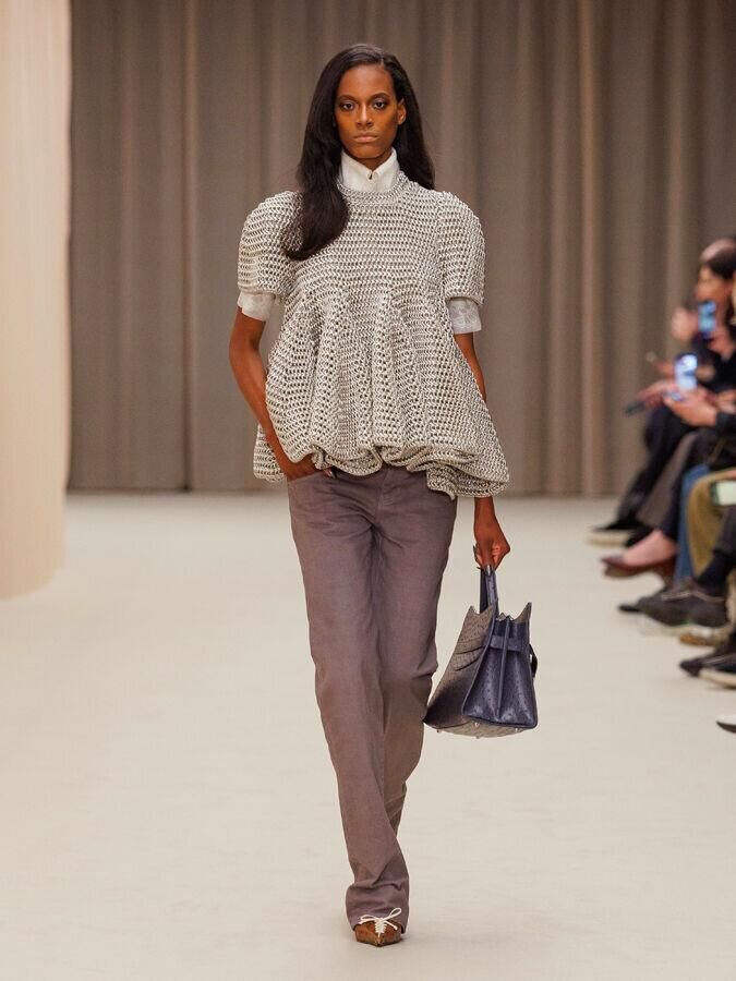defile mcqueen automne-hiver 2026-2027 à la fashion week de paris