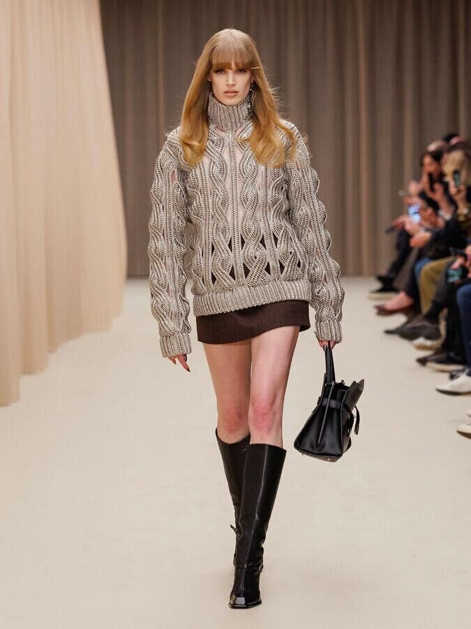 defile mcqueen automne-hiver 2026-2027 à la fashion week de paris