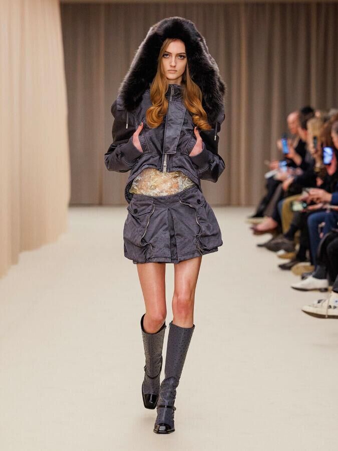 defile mcqueen automne-hiver 2026-2027 à la fashion week de paris