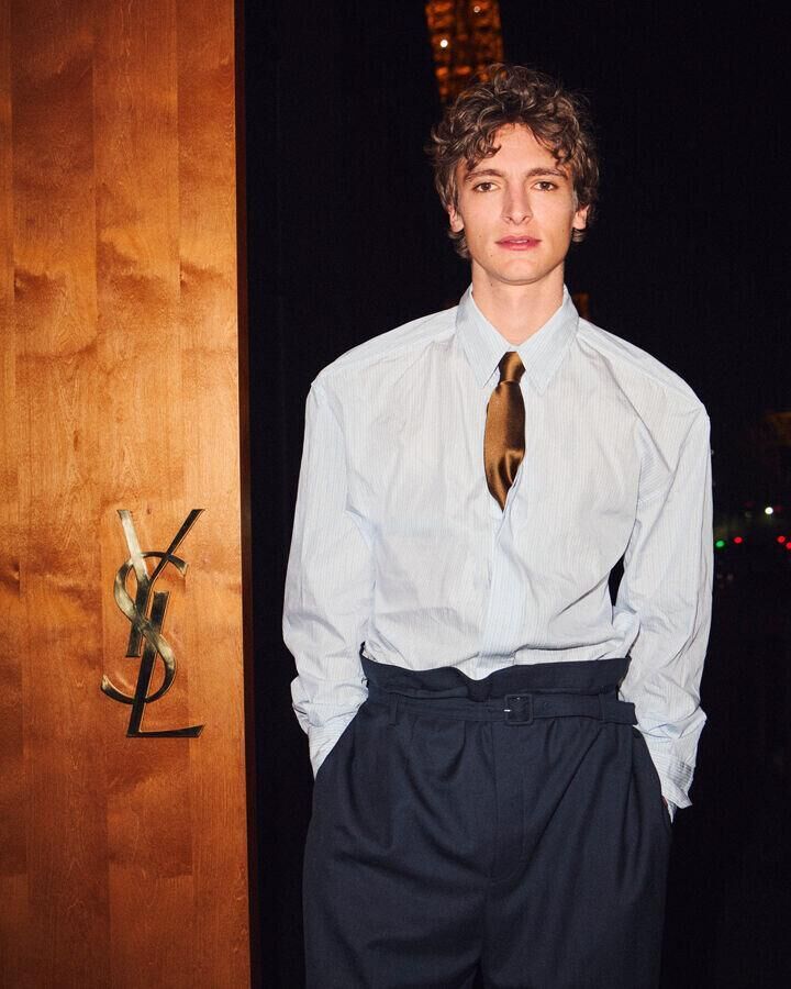 vassili schneider au defile saint laurent automne-hiver 2026-2027 à la fashion week de paris