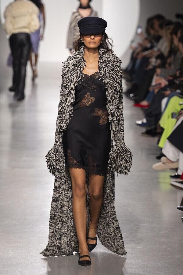 defile vaillant automne-hiver 2026-2027 à la fashion week de paris