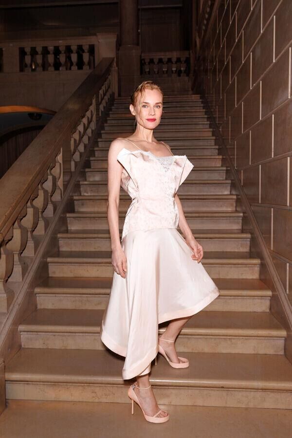 diane kruger au defile victoria beckham automne-hiver 2026-2027 à la fashion week de paris