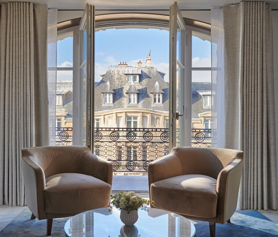 suite haute couture par isabelle huppert à l'hotel lutetia paris