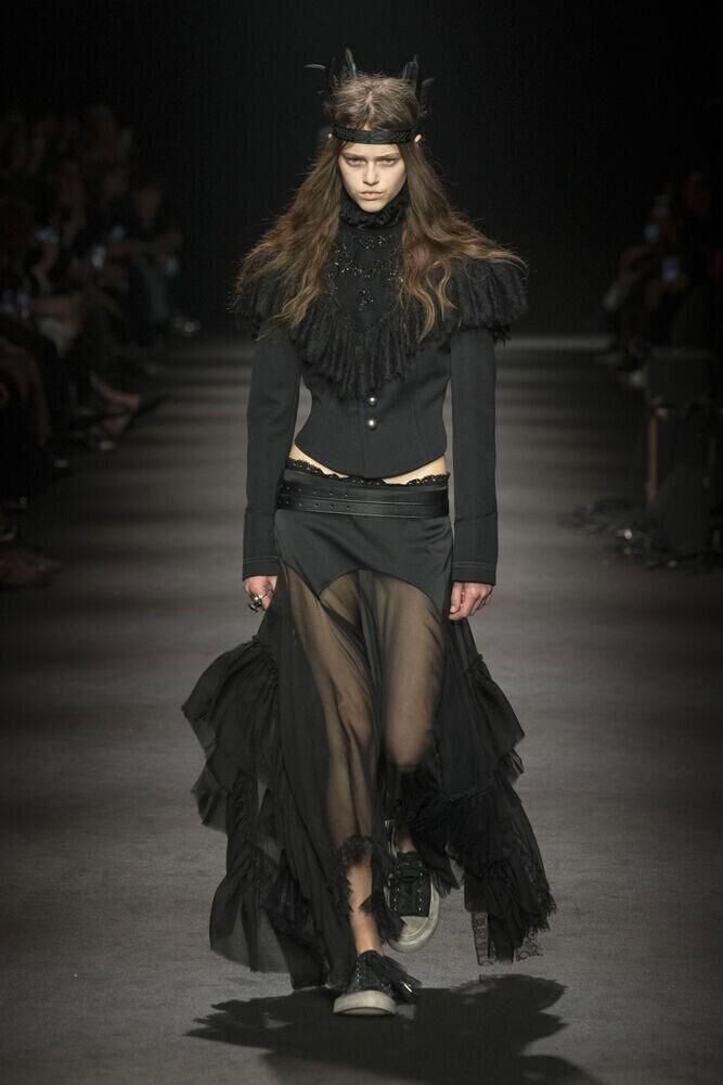 Le défilé Ann Demeulemeester automne-hiver 2026-2027 à la Fashion Week de Paris