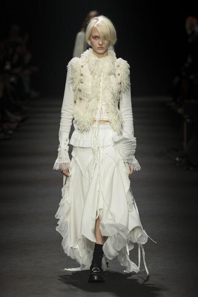 Le défilé Ann Demeulemeester automne-hiver 2026-2027 à la Fashion Week de Paris