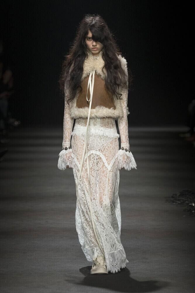 Le défilé Ann Demeulemeester automne-hiver 2026-2027 à la Fashion Week de Paris