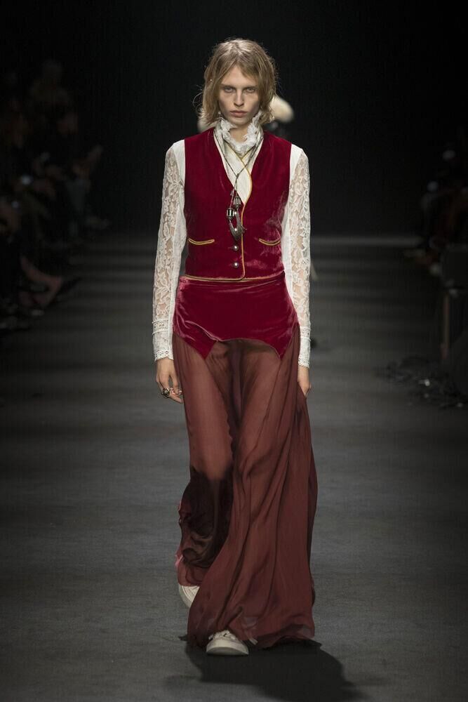 Le défilé Ann Demeulemeester automne-hiver 2026-2027 à la Fashion Week de Paris