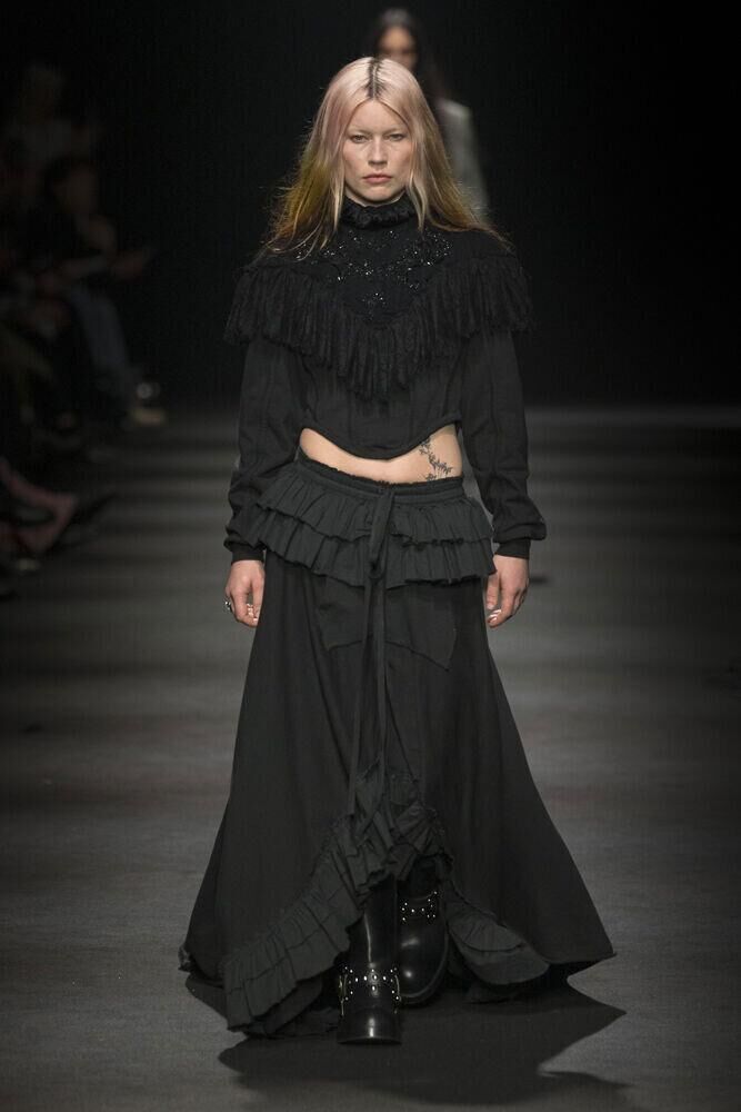 Le défilé Ann Demeulemeester automne-hiver 2026-2027 à la Fashion Week de Paris
