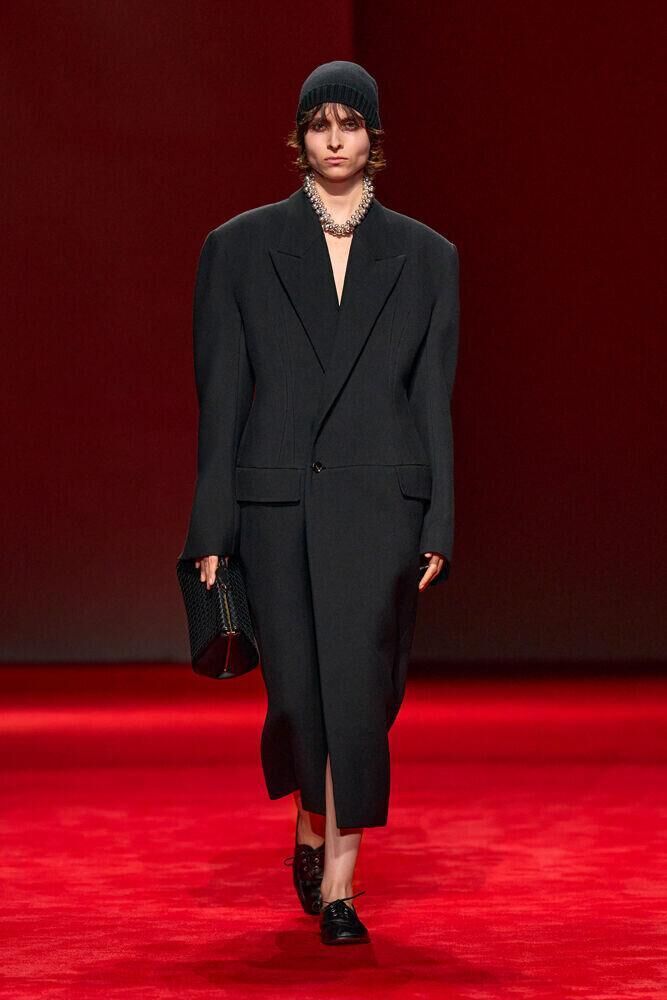 Le défilé Bottega Veneta automne-hiver 2026-2027 à la Fashion Week de Milan
