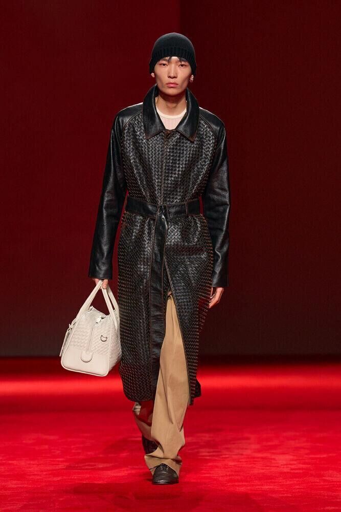 Le défilé Bottega Veneta automne-hiver 2026-2027 à la Fashion Week de Milan