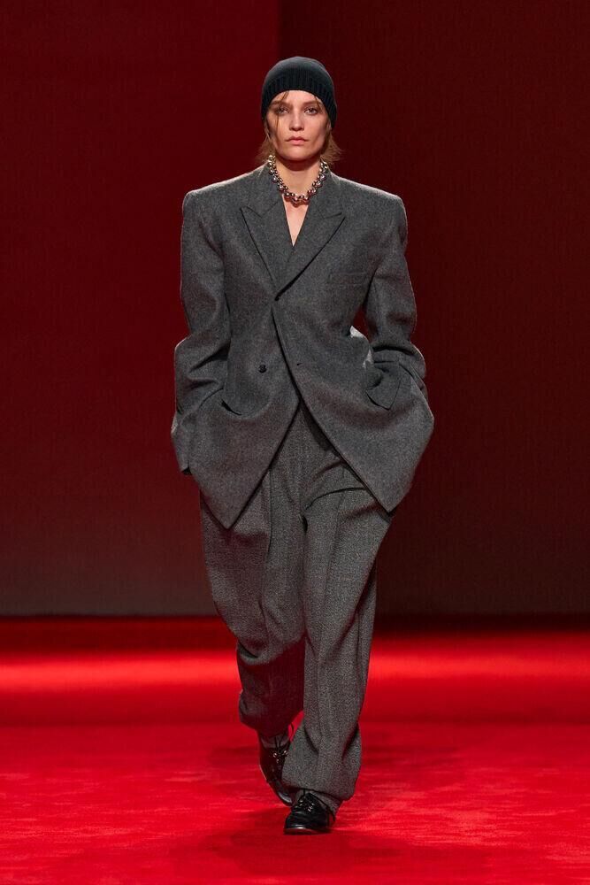 Le défilé Bottega Veneta automne-hiver 2026-2027 à la Fashion Week de Milan