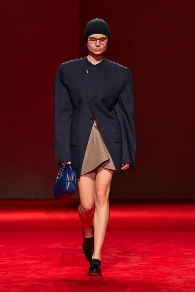 Le défilé Bottega Veneta automne-hiver 2026-2027 à la Fashion Week de Milan