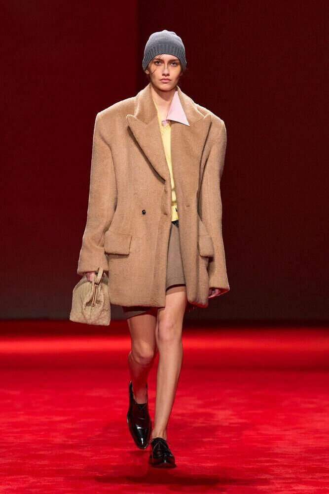 Le défilé Bottega Veneta automne-hiver 2026-2027 à la Fashion Week de Milan