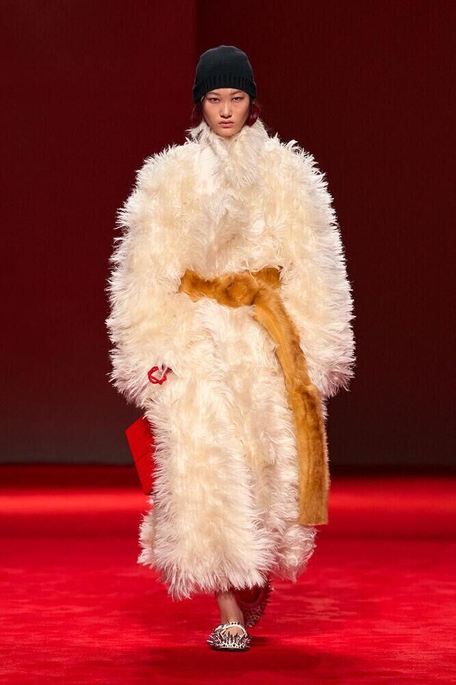Le défilé Bottega Veneta automne-hiver 2026-2027 à la Fashion Week de Milan