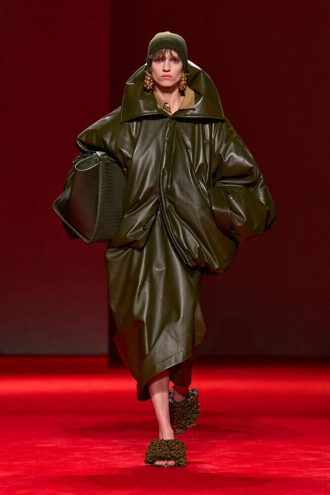 Le défilé Bottega Veneta automne-hiver 2026-2027 à la Fashion Week de Milan