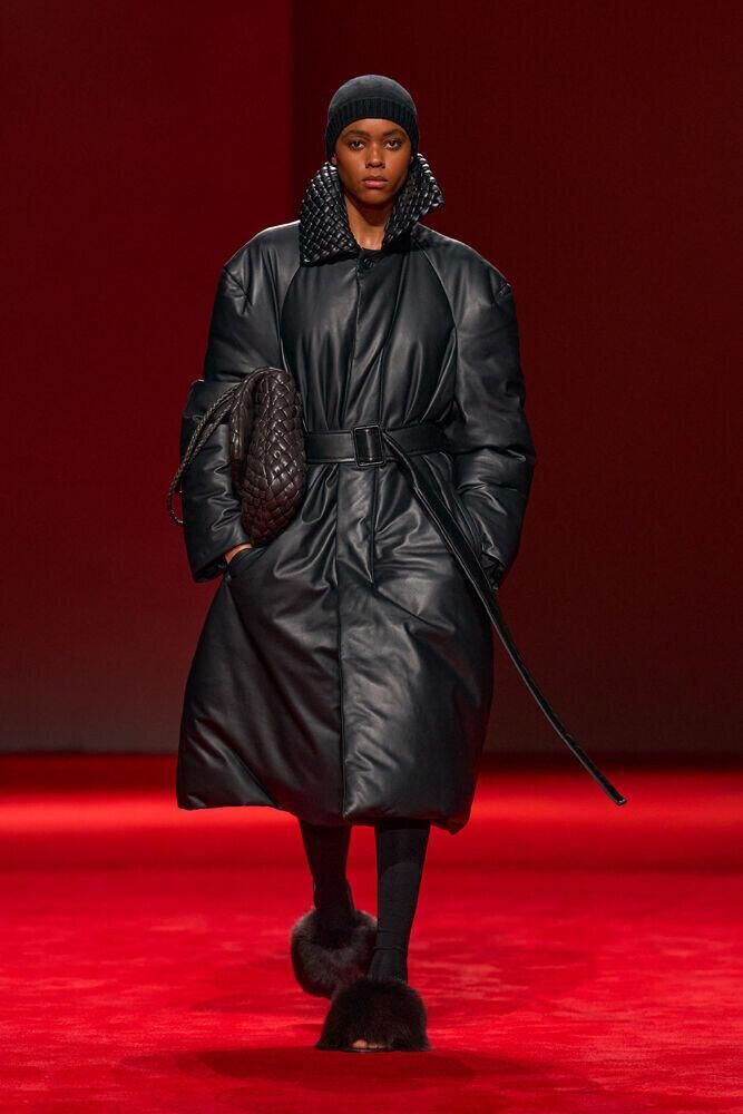 Le défilé Bottega Veneta automne-hiver 2026-2027 à la Fashion Week de Milan
