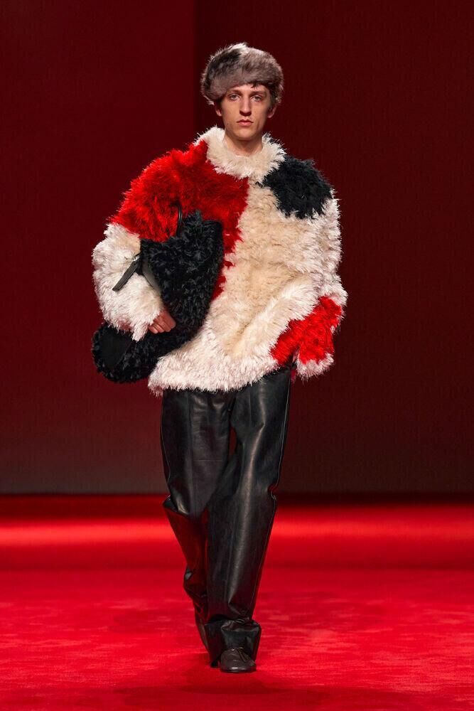 Le défilé Bottega Veneta automne-hiver 2026-2027 à la Fashion Week de Milan