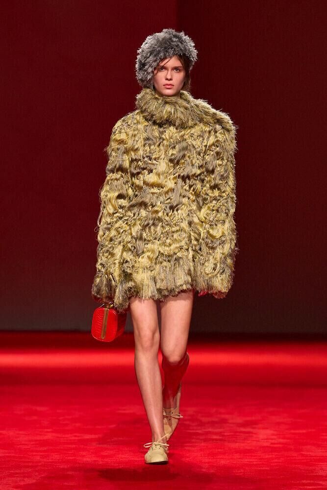 Le défilé Bottega Veneta automne-hiver 2026-2027 à la Fashion Week de Milan