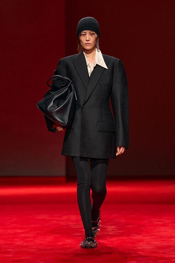Le défilé Bottega Veneta automne-hiver 2026-2027 à la Fashion Week de Milan