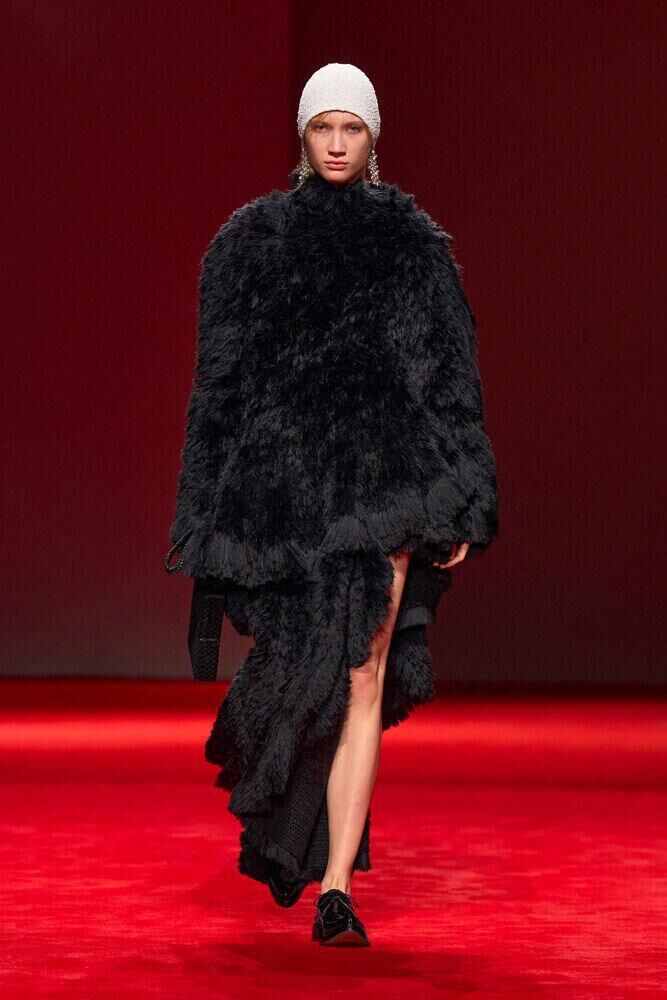 Le défilé Bottega Veneta automne-hiver 2026-2027 à la Fashion Week de Milan