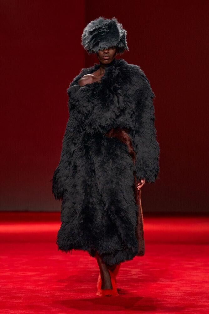 Le défilé Bottega Veneta automne-hiver 2026-2027 à la Fashion Week de Milan