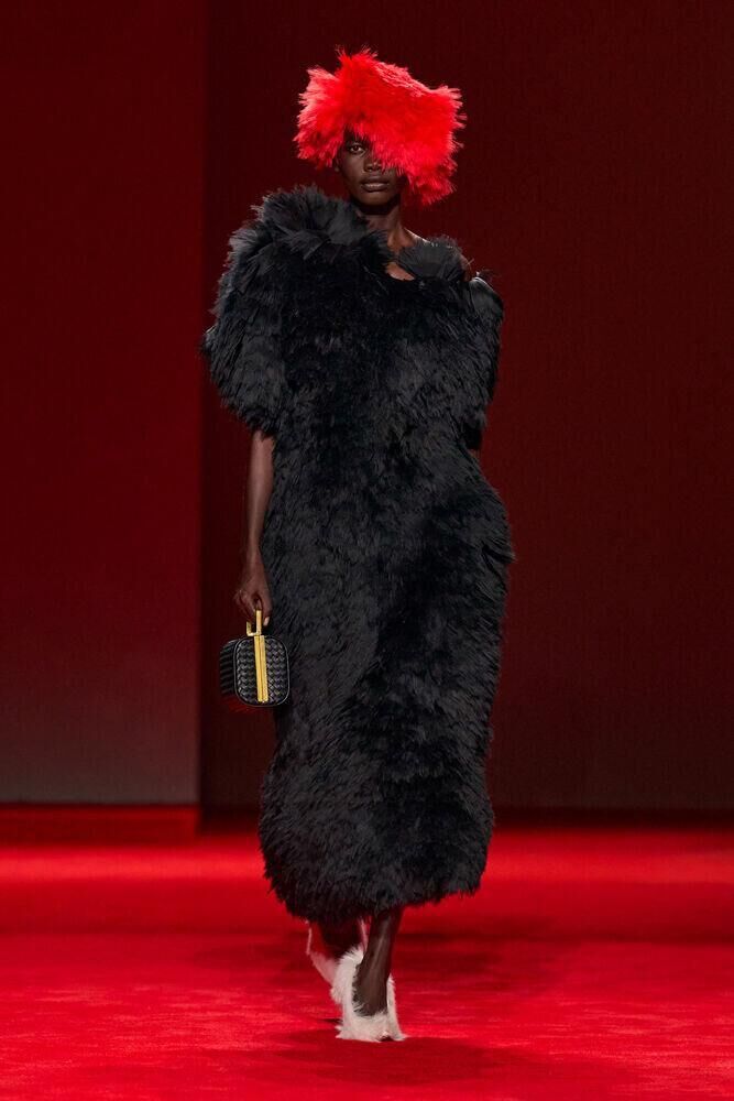 Le défilé Bottega Veneta automne-hiver 2026-2027 à la Fashion Week de Milan