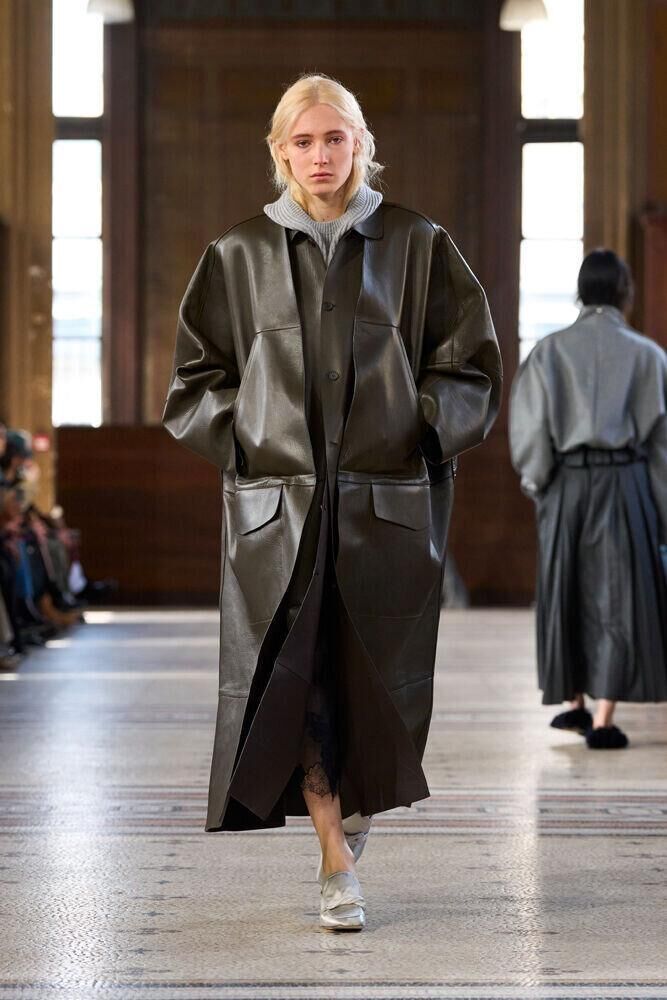 Le défilé Carven automne-hiver 2026-2027 à la Fashion Week de Paris