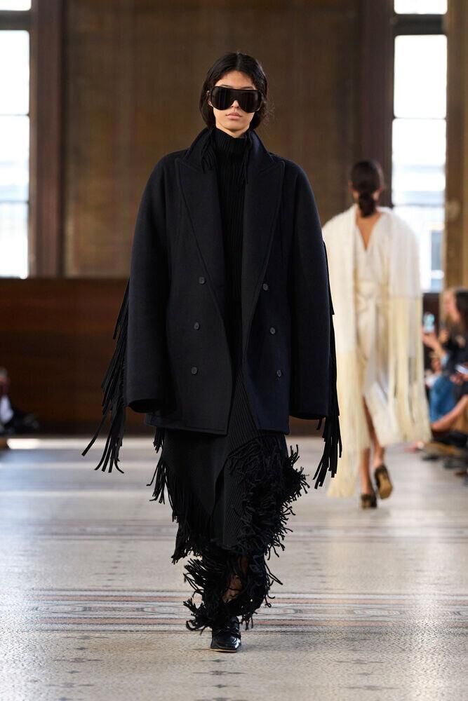 Le défilé Carven automne-hiver 2026-2027 à la Fashion Week de Paris