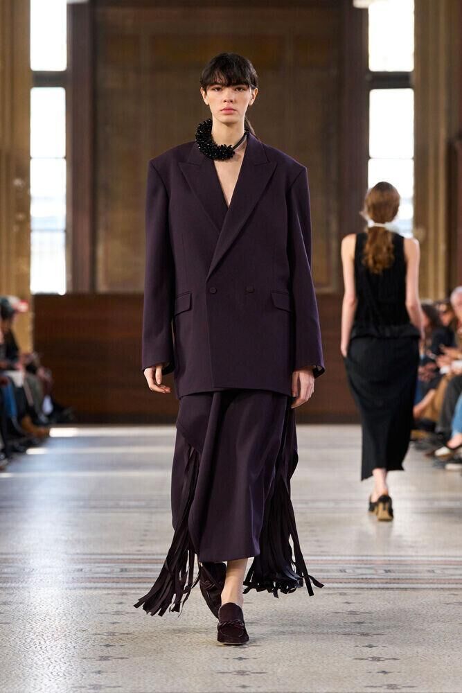 Le défilé Carven automne-hiver 2026-2027 à la Fashion Week de Paris