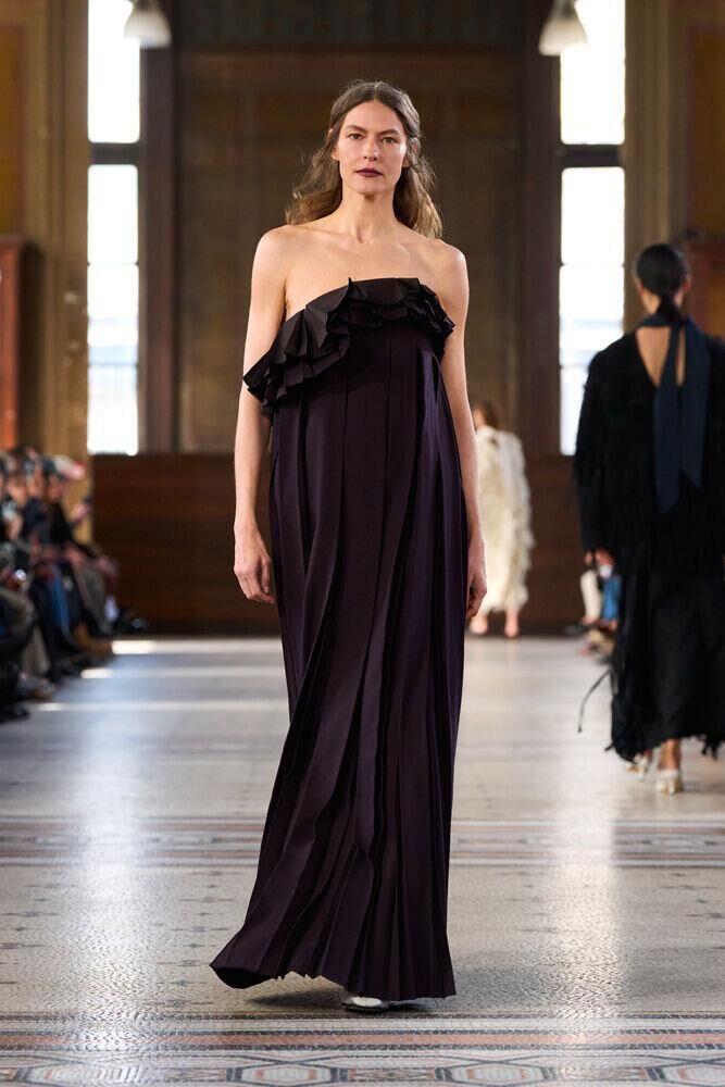 Le défilé Carven automne-hiver 2026-2027 à la Fashion Week de Paris