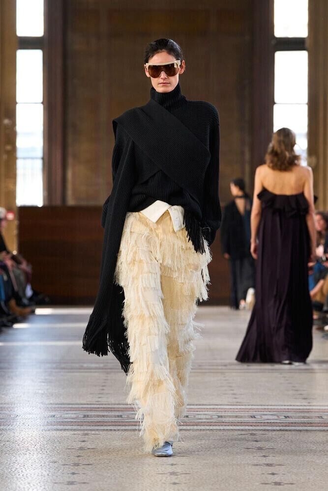 Le défilé Carven automne-hiver 2026-2027 à la Fashion Week de Paris