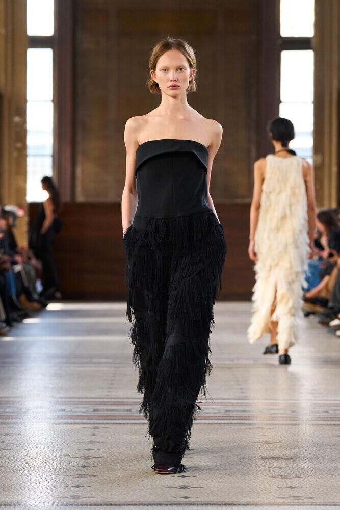 Le défilé Carven automne-hiver 2026-2027 à la Fashion Week de Paris