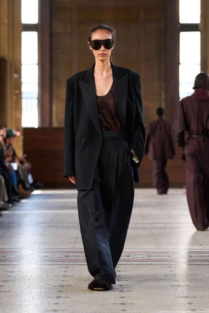 Le défilé Carven automne-hiver 2026-2027 à la Fashion Week de Paris
