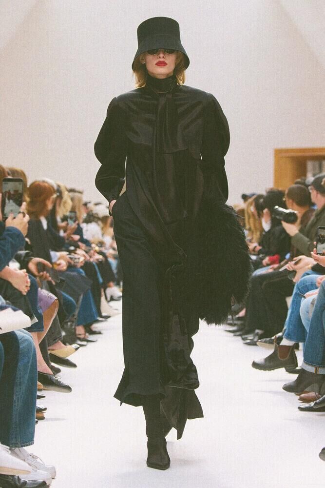 Le défilé Celine hiver 2026 à la Fashion Week de Paris
