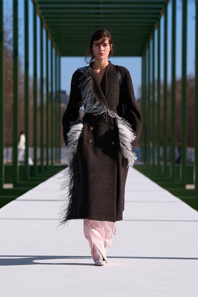 Le défilé Dior automne-hiver 2026-2027 à la Fashion Week de Paris
