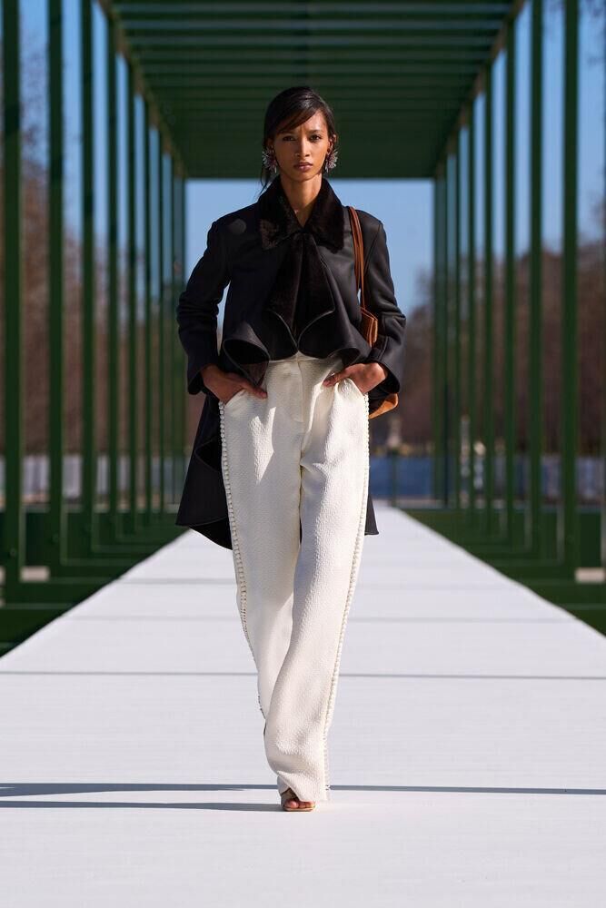 Le défilé Dior automne-hiver 2026-2027 à la Fashion Week de Paris