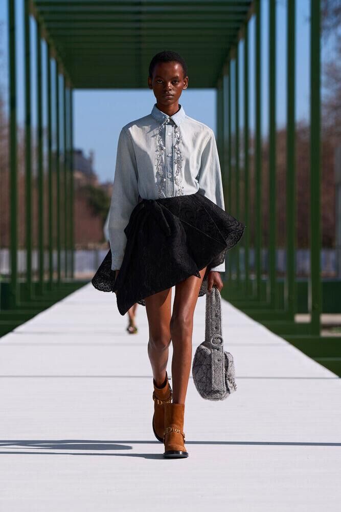Le défilé Dior automne-hiver 2026-2027 à la Fashion Week de Paris
