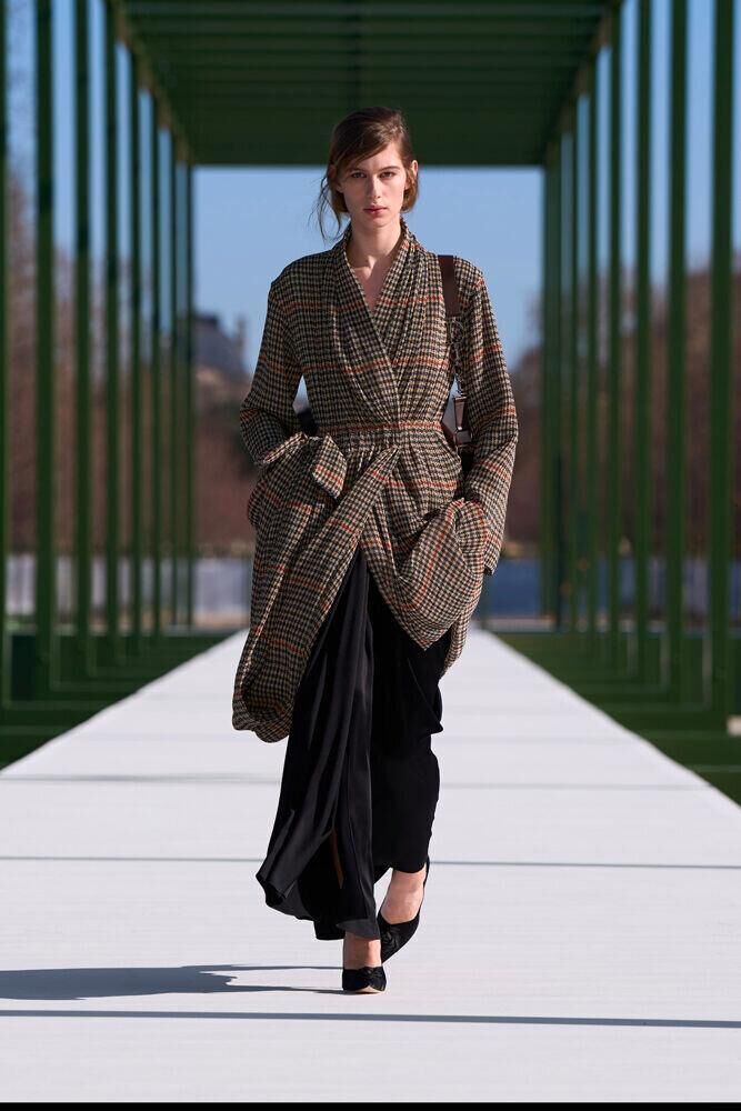 Le défilé Dior automne-hiver 2026-2027 à la Fashion Week de Paris
