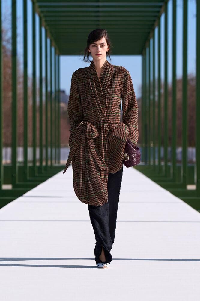 Le défilé Dior automne-hiver 2026-2027 à la Fashion Week de Paris