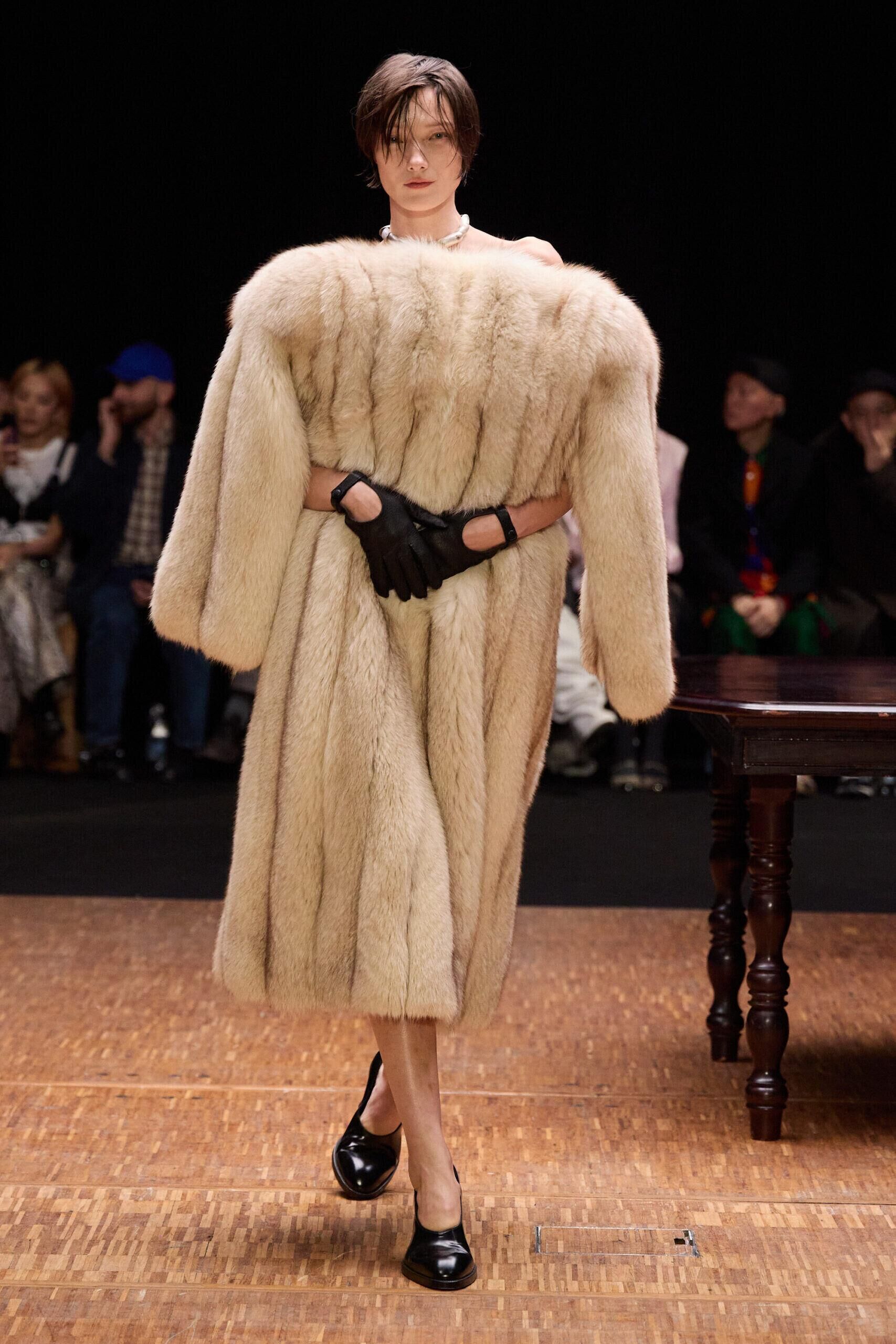 Le défilé Hodakova automne-hiver 2026-2027 à la Fashion Week de Paris